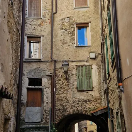 Liguria Host بينيا