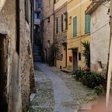 Liguria Host *