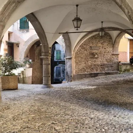 Liguria Host *